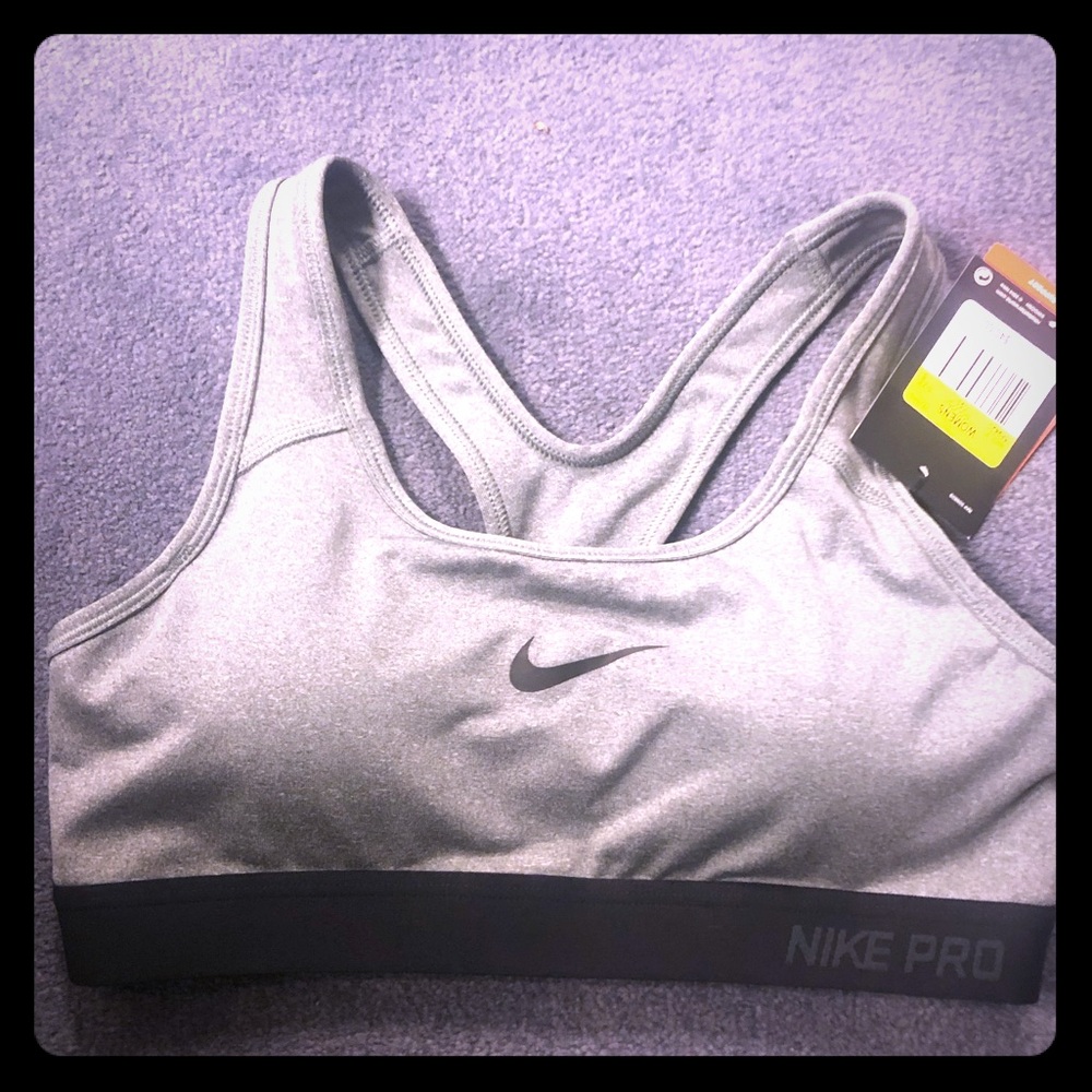NWT Nike sports bra